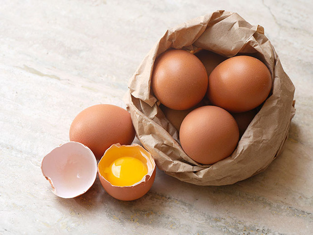 Ăn trứng không đúng cách dễ bị ngộ độc - Ảnh 1