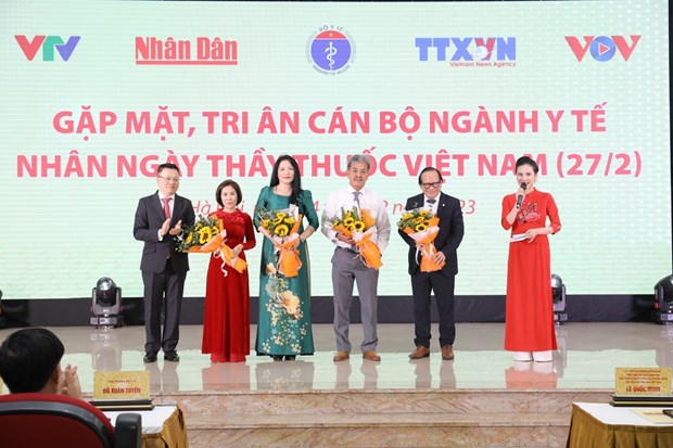 Gặp mặt, tri ân cán bộ ngành Y tế nhân 68 năm Ngày Thầy thuốc Việt Nam - Ảnh 2