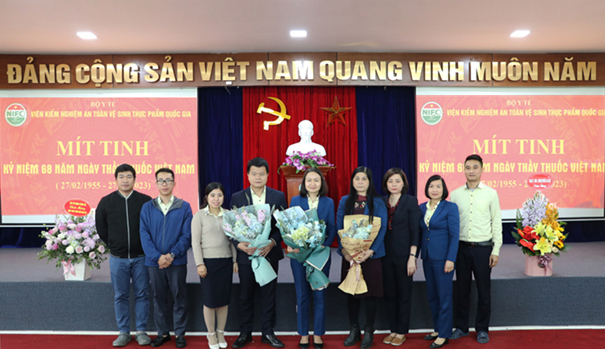 Lễ Mít tinh kỷ niệm 68 năm ngày Thầy thuốc Việt Nam (27/02/1955 - 27/02/2023) - Ảnh 2