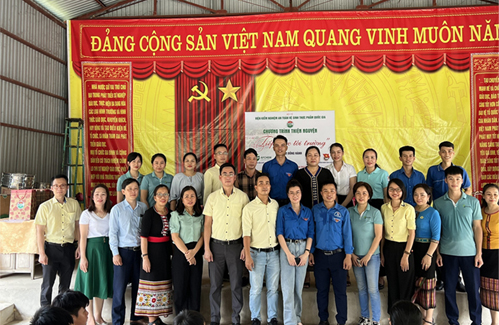 Chương trình thiện nguyện  “Tiếp bước tới trường” Tại trường Thcs Mậu Đôn, huyện Con Cuông, tỉnh Nghệ An