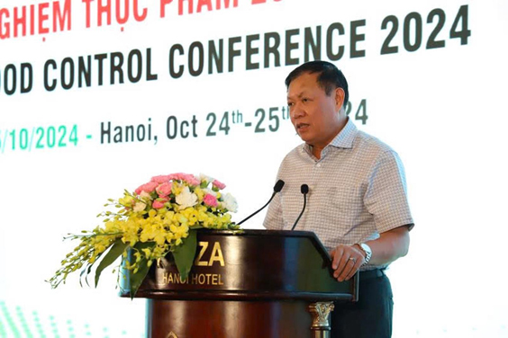 Deputy-Minister-of-Health-Do-Xuan-Tuyen-was-delivering-his-opening-remarks