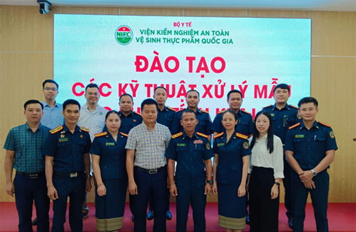 Lớp đào tạo “Các kỹ thuật xử lý mẫu cho phân tích kim loại” cho các cán bộ của Bộ tư lệnh cảnh vệ - Bộ công an Lào