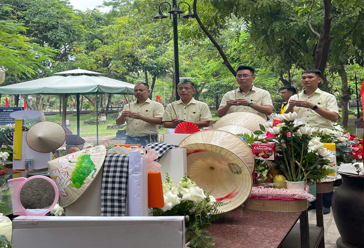vien-kiem-nghiem-dang-huong-tuong-nho-cac-anh-hung-liet-sy-03