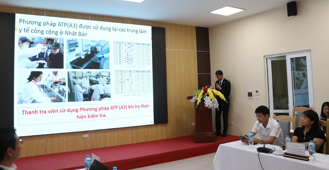 Some-pictures-at-the-Meeting-05