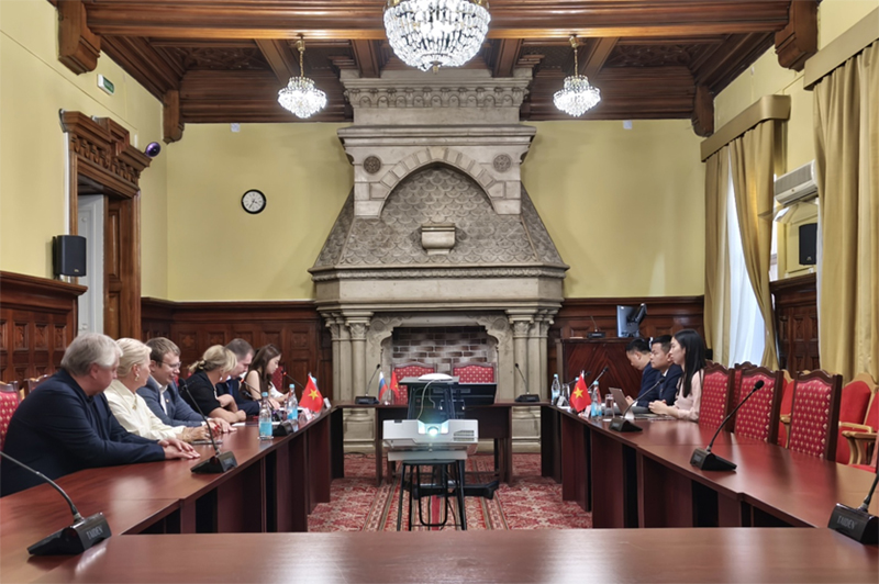 Photos-of-the-working-session-held-at-the-headquarters-of-the-na-semashko-institute