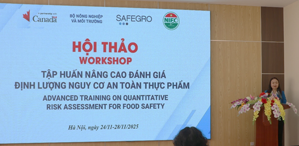 Assoc-Prof-Le-Thi-Hong-Hao-delivered-the-closing-speech-of-the-class