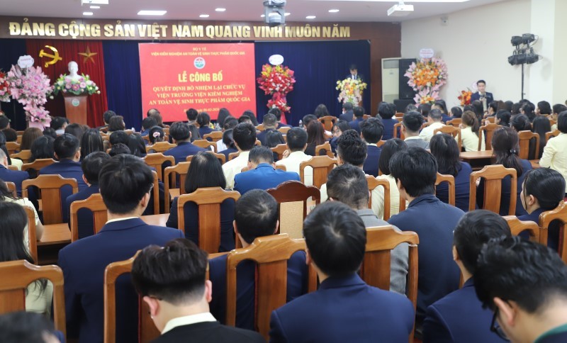 Bộ trưởng Bộ Y tế Đào Hồng Lan trao Quyết định công tác cán bộ-1