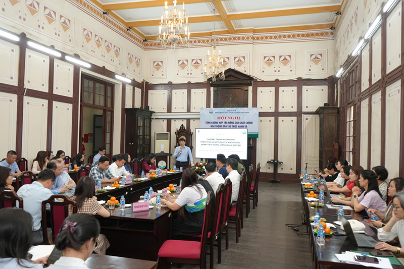 438068375785d9db80948