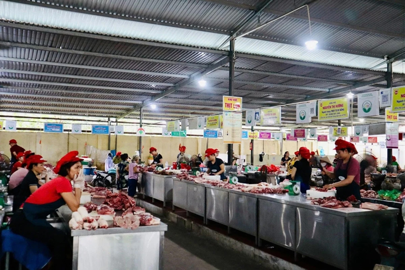 cho-thuong-thanh-Long-Bien