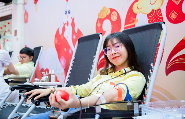 can-bo-vien-chuc-nguoi-lao-dong-nifc-tham-gia-hien-mau