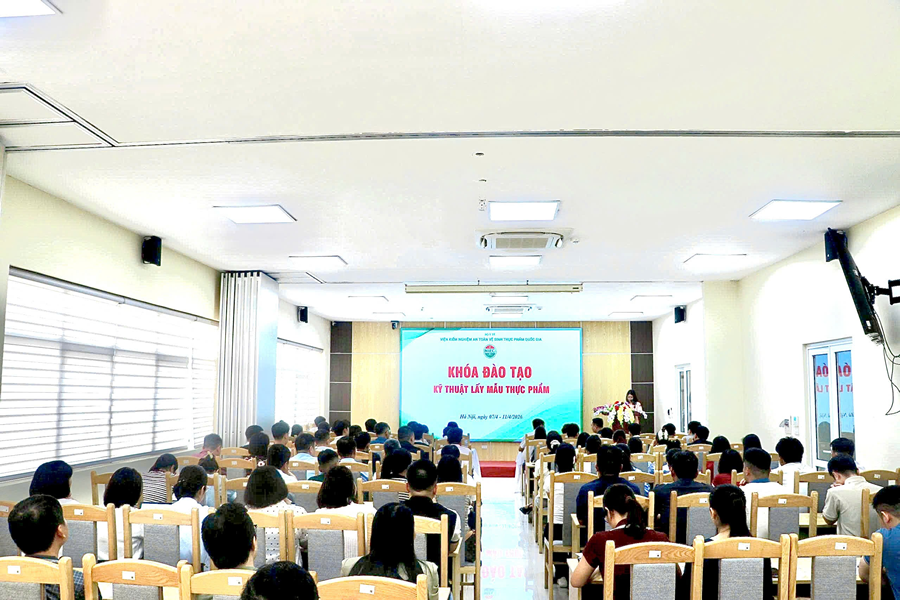 Khai giảng khóa đào tạo “Kỹ thuật lấy mẫu thực phẩm”-3