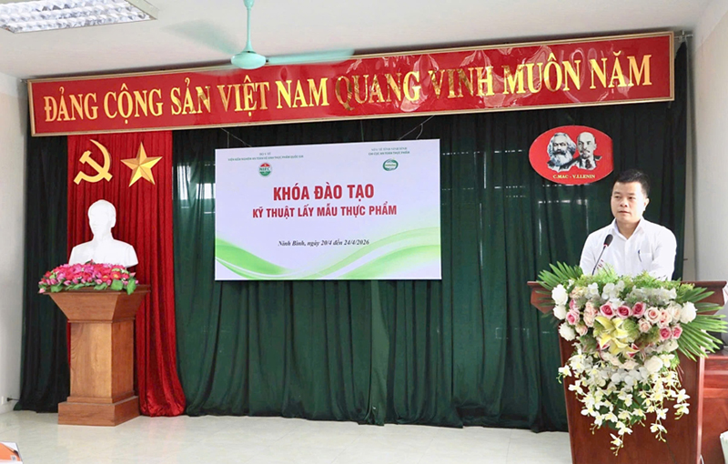 pgs-ts-tran-cao-son-pho-vien-truong-vien-kiem-nghiem-atvstpqg-phat-bieu-khai-mac