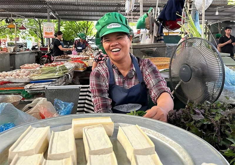 tieu-thuong-cho-kim-quang-long-bien