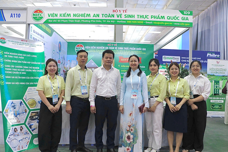 trien-lam-sua-04