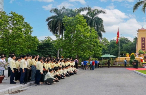 Viện Kiểm nghiệm an toàn vệ sinh thực phẩm quốc gia tổ chức lễ dâng hương tưởng niệm, tri ân các anh hùng liệt sĩ và cố lãnh đạo đảng, nhà nước nhân dịp 27/7