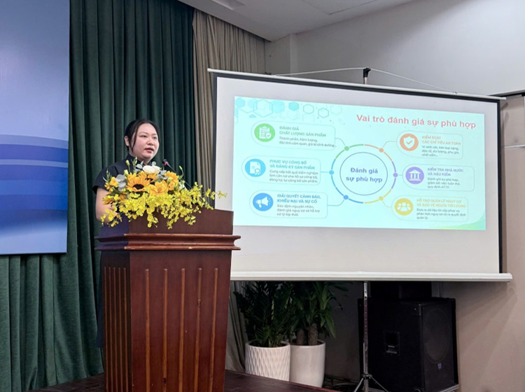 ths-nguyen-thi-hong-ngoc-pho-truong-khoa-dam-bao-chat-luong-trinh-bay-hoi-thao